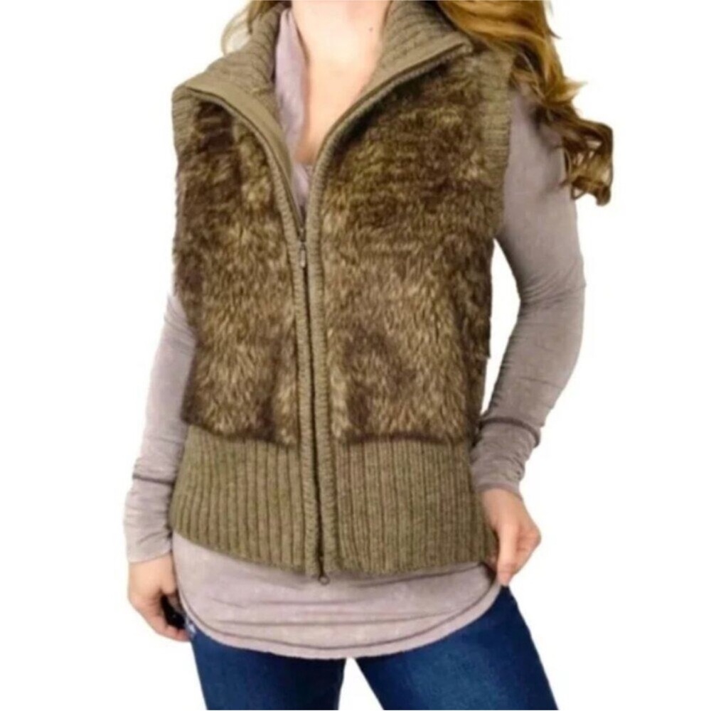 🎁 CAbi #167 brown faux fur sweater zip up vest Medium